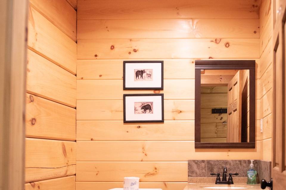 Groom suite bathroom