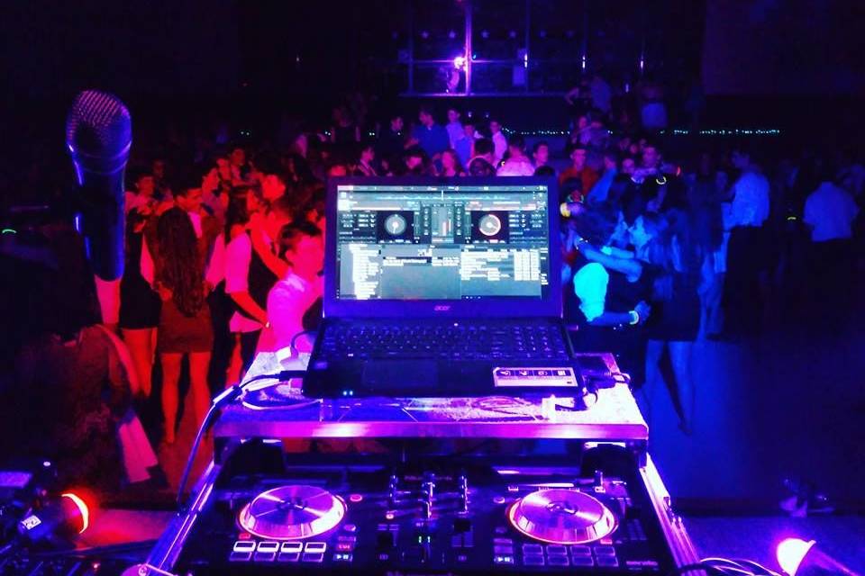 8th Street Entertainment Premier DJ Service