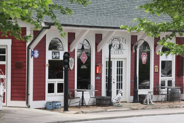 The Inn at Oneonta front view