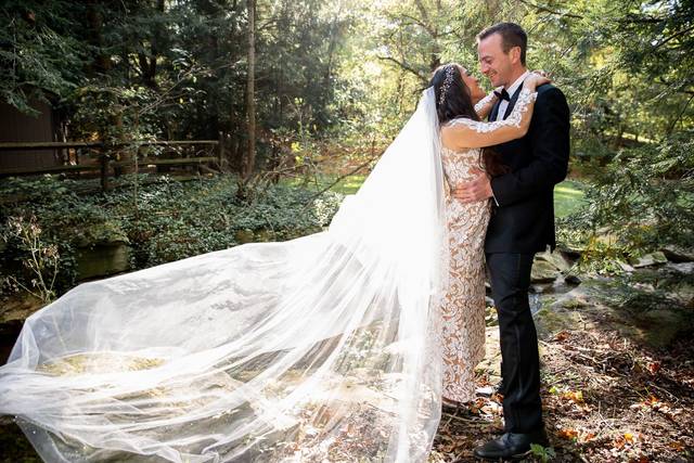 Stunning veil © Lisa West Photography