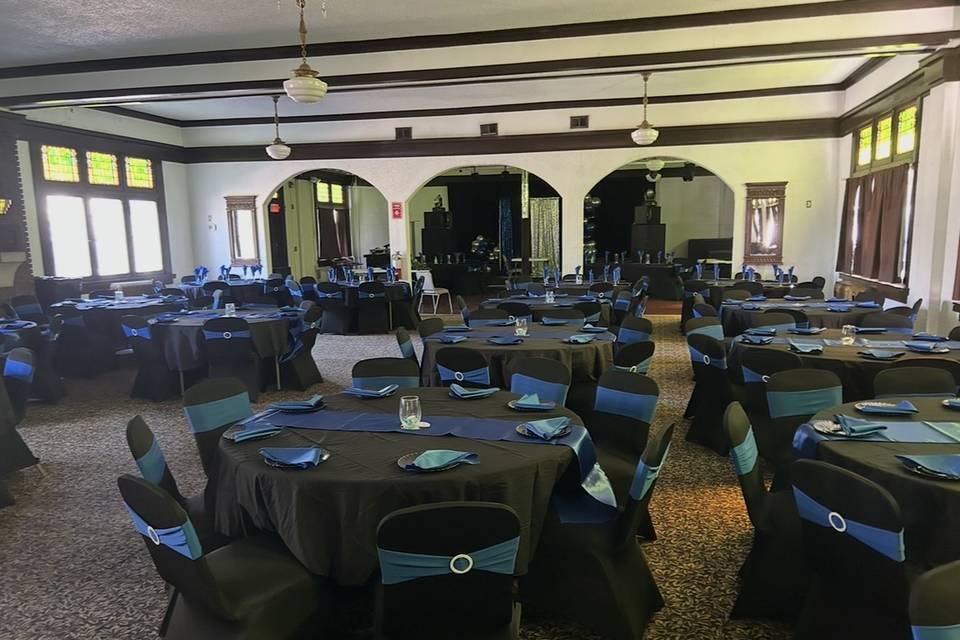 04-event-04-black-blue-tables.jpg