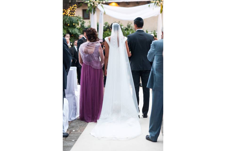 Bride walking down isle
