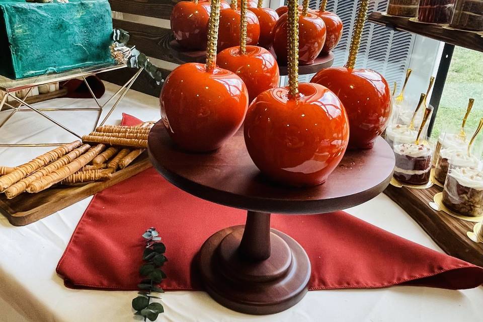 Homemade candied apples? Yes!