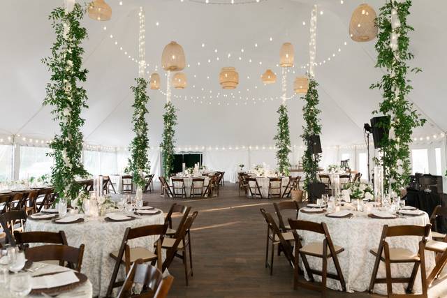 Tent with rounds