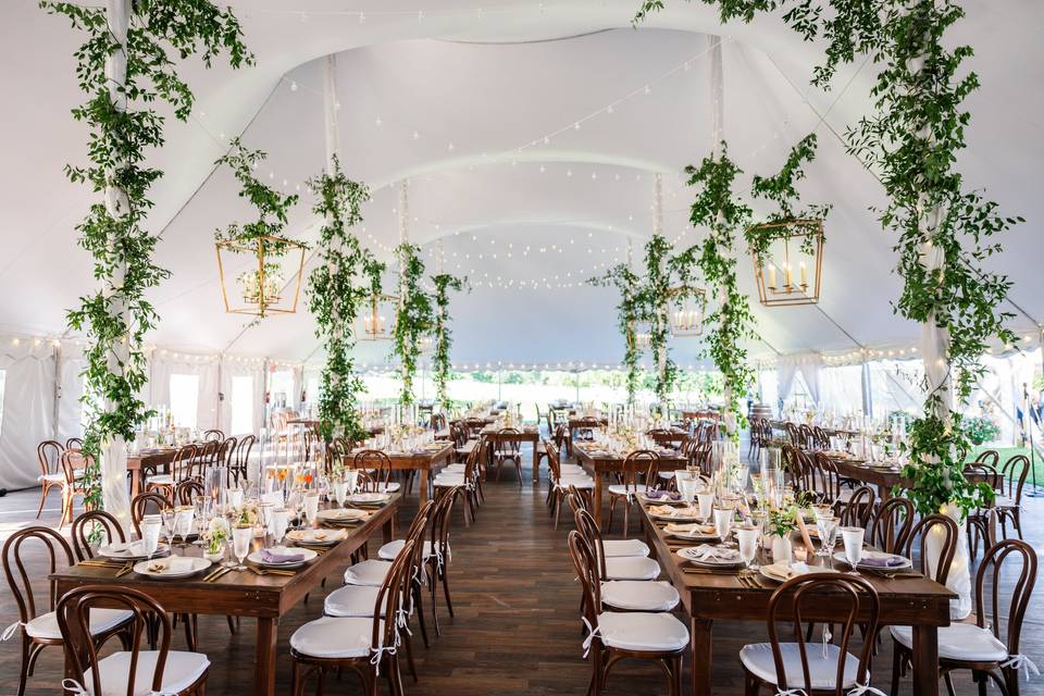 Tent with rounds