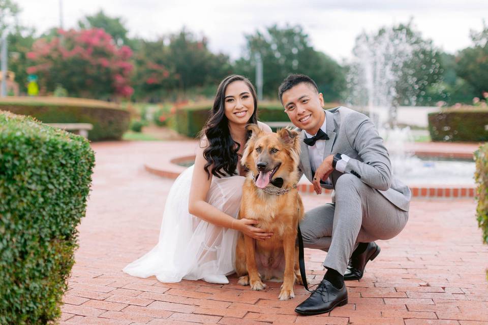 Newlyweds with puppy