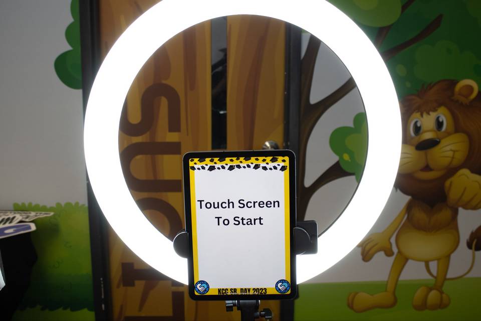 Selfie Stand touch screen
