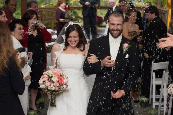 Confetti celebration - Allan E. Levine Photography