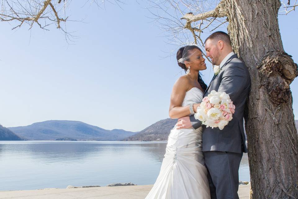 Confetti celebration - Allan E. Levine Photography