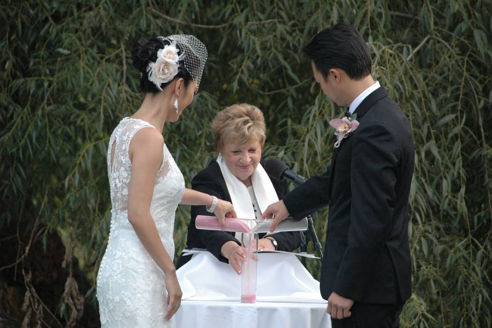 One Heart Personalized Ceremonies Officiant New York Ny Weddingwire