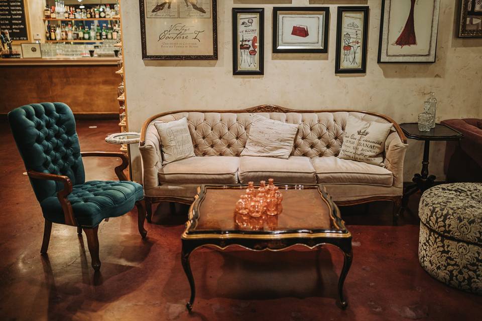 The Vintage Rose Cocktail Room