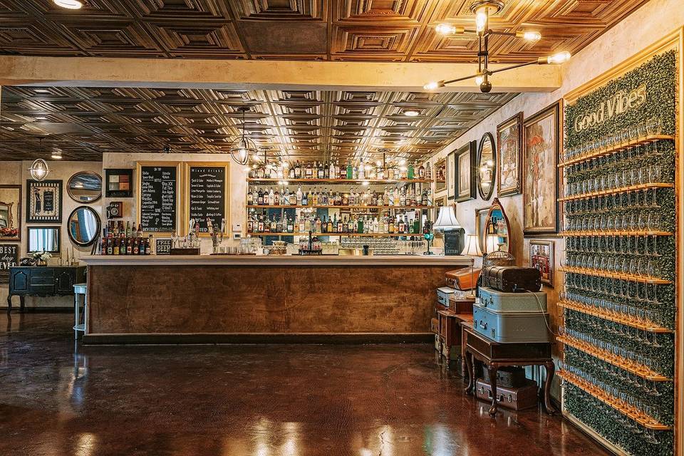 Bar in Vintage Room