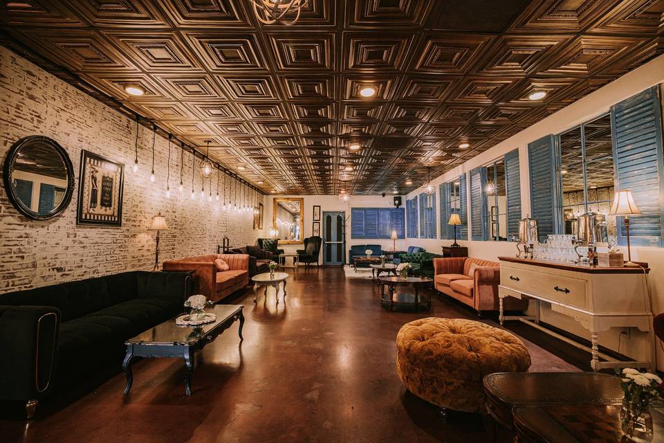 Vintage Lounge