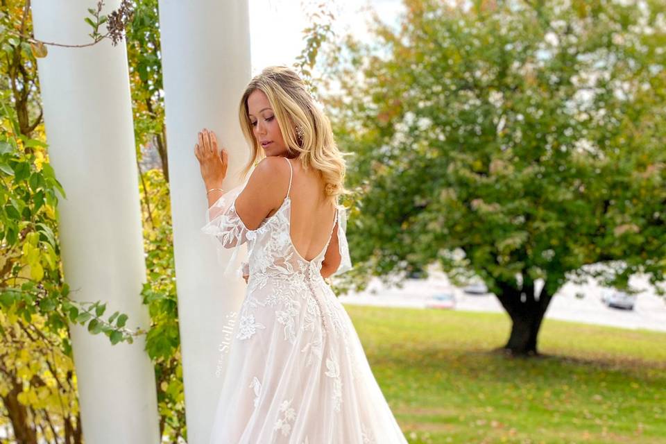 Curvy bride wedding dress