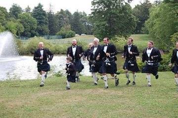 Another really great wedding! The groom was from Scotland and I had so much fun keeping them dancing all day long at  the Pond House Cafe in West Hartford.