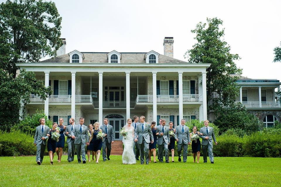 Wedding party~front lawn