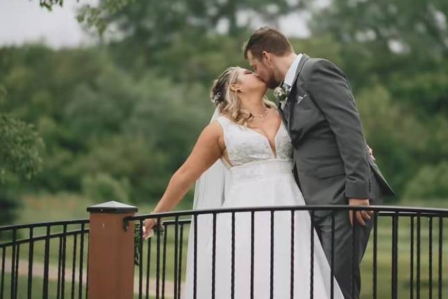 Marth & Moments Wedding Planning and Coordination