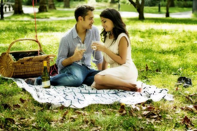 Vanisha and Suketu enjoy a romantic picnic in Central Park during this themed engagement session