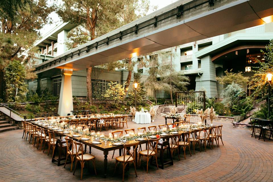 Brisa Courtyard