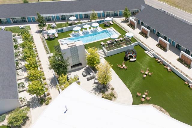 Interstate Inn Courtyard