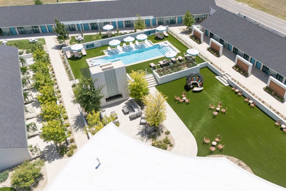 Interstate Inn Courtyard