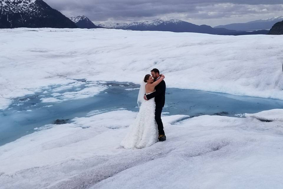 Mendenhall Glacier Elopement