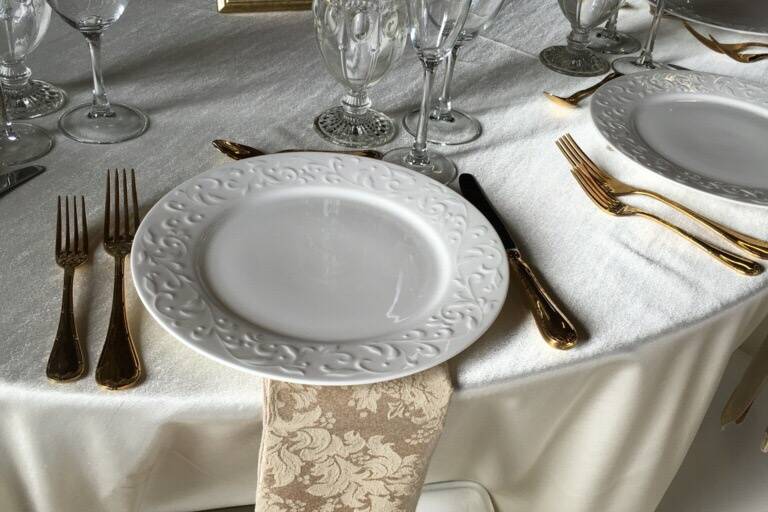One many tablescape options