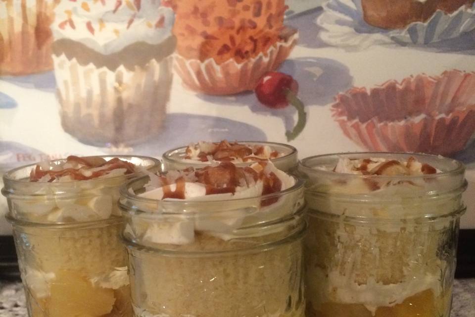 Cupcakes in a Jar - The Sweetest Wedding Favor!