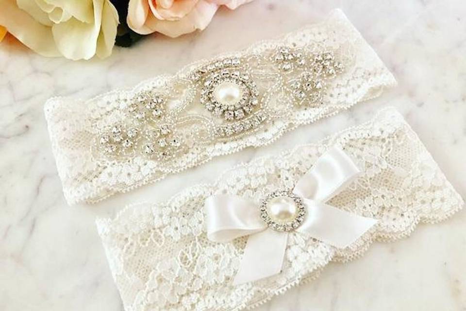 Plain white lace garter set