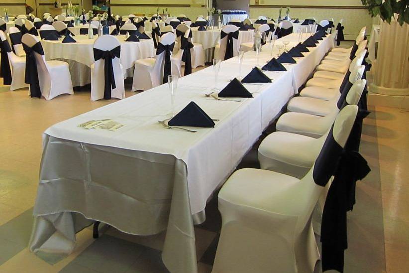 Long table setting