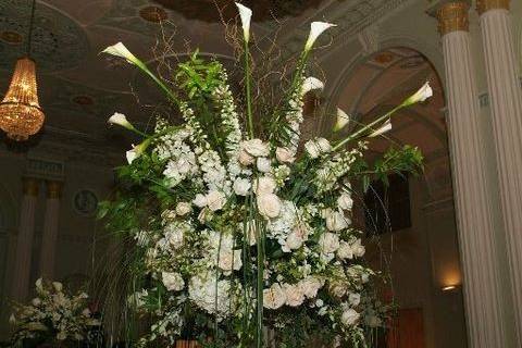 Extravagant table flowers