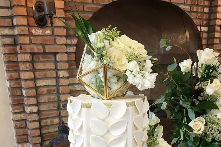 Geometric wedding cake