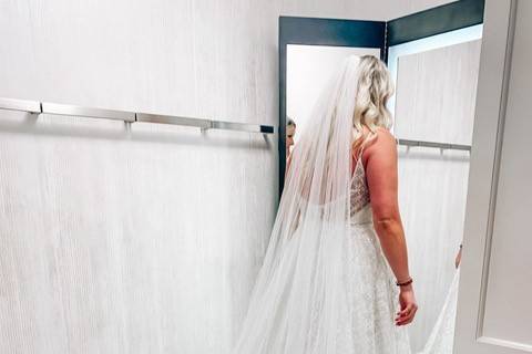 Find the perfect veil and gown