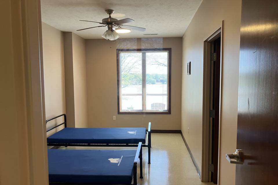 Sailing Center Single Room (2)