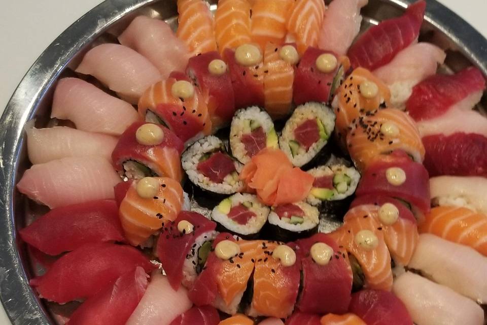 Tuna & salmon nigiri