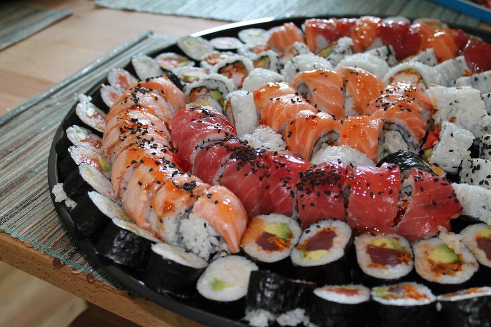 Sushi tray