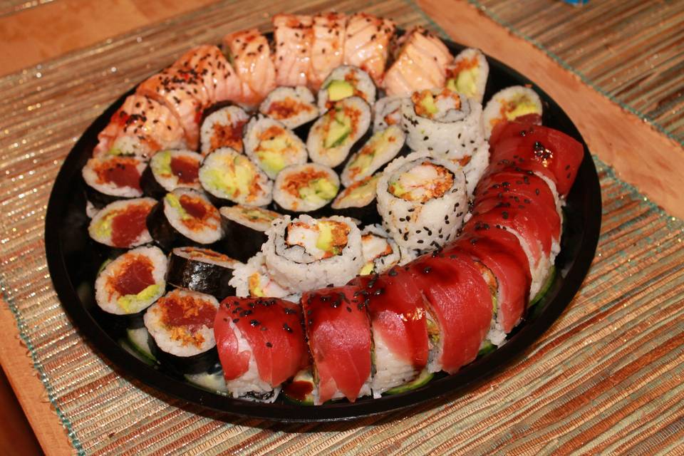 Wedding sushi platers