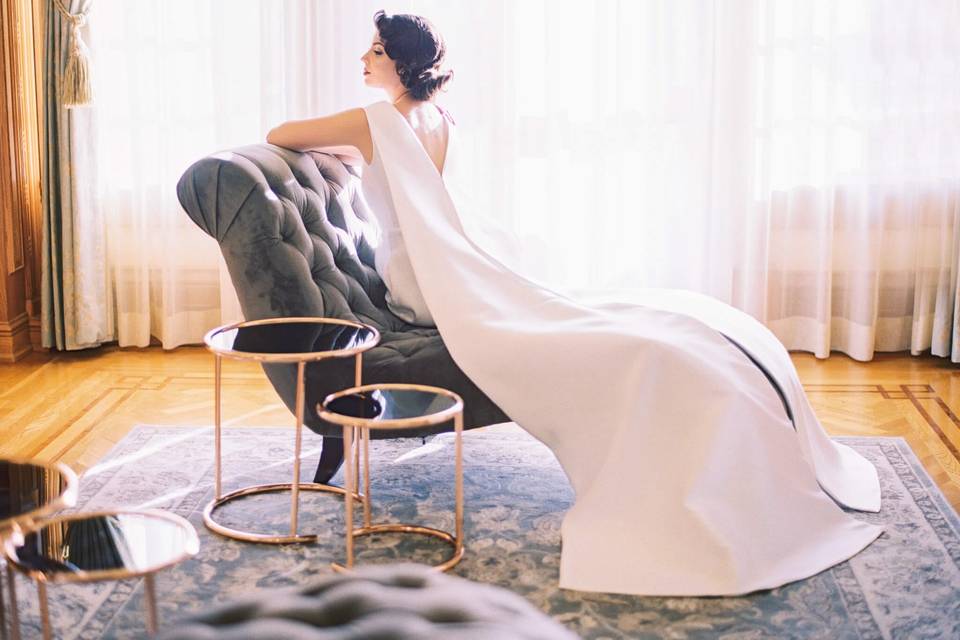 Elegant Seated Bridal Silhouet