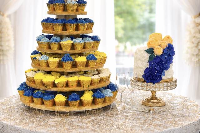 Cupcake tower and cut cake