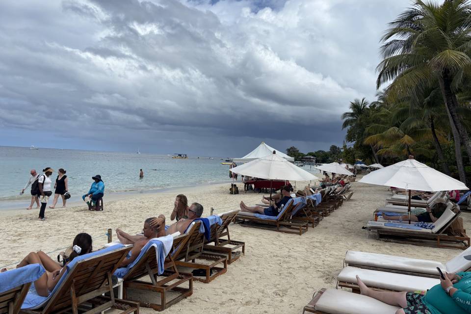 Roatan Beach 2026.jpeg