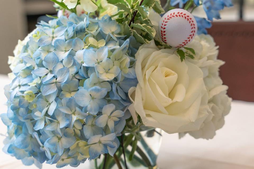 Blue and white baby shower flo
