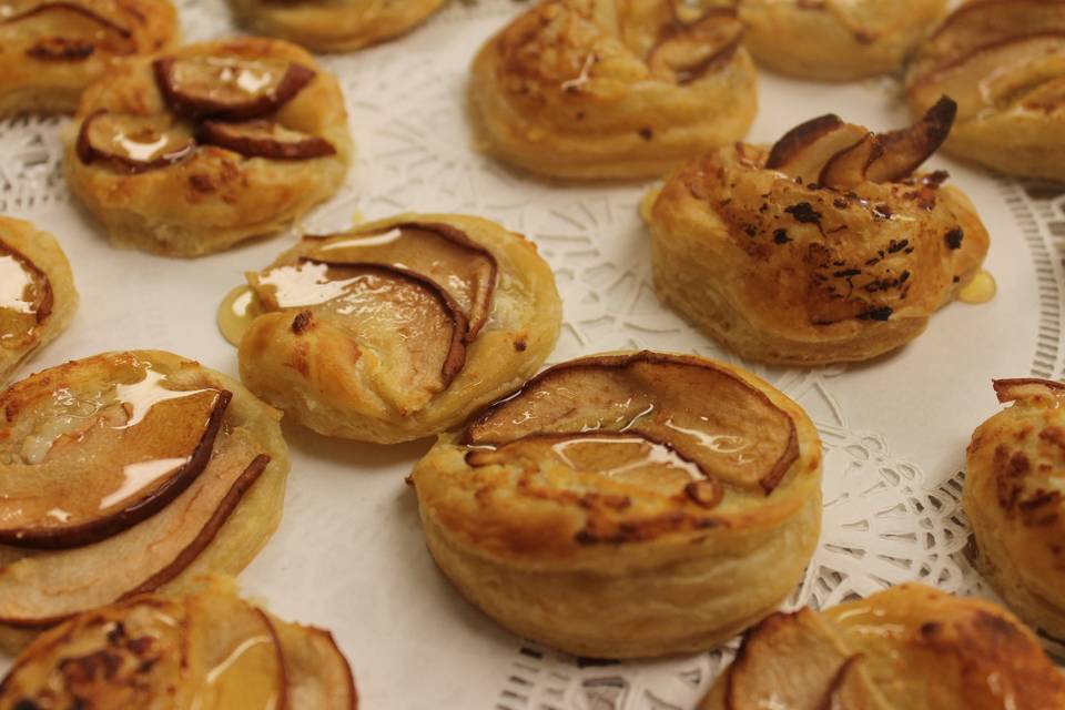 Pear and goat cheese tart