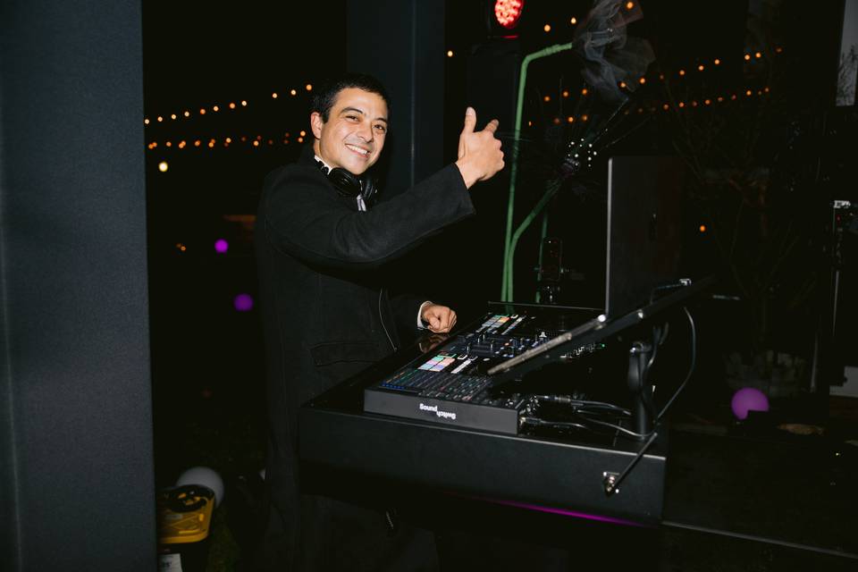 DJing 