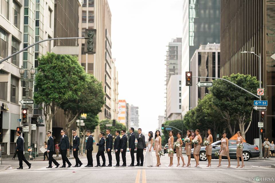 The couple with the bridesmaids and groomsmen