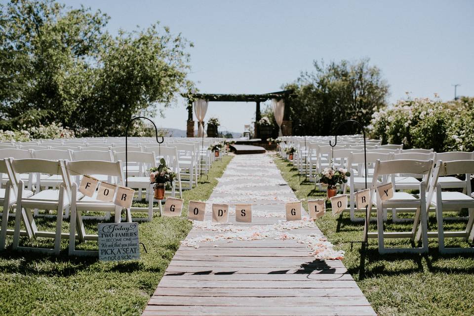 Aisle banners