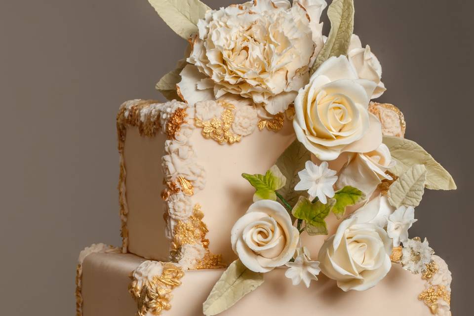ivory and gold wedding cake