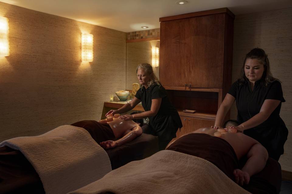 Couples Massage at C|Spa