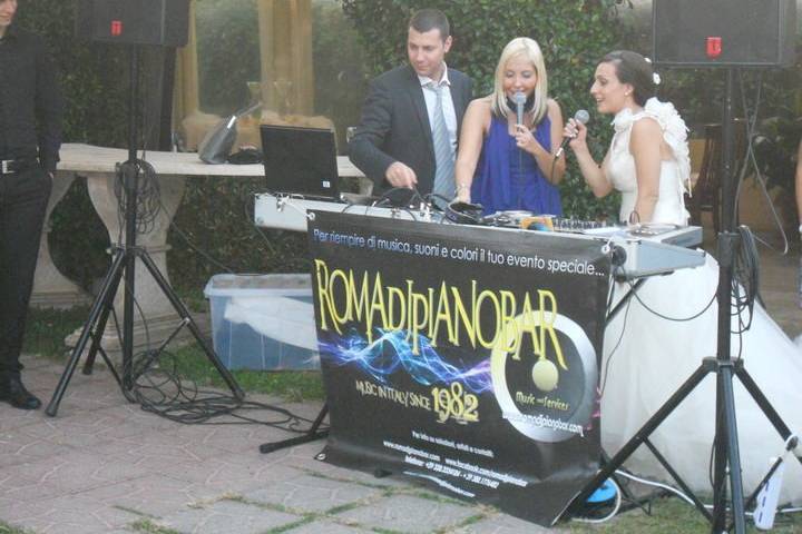 Garden wedding gig