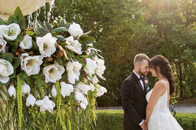 Couple by fountain