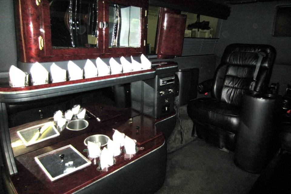 Sutton Luxury Limousine